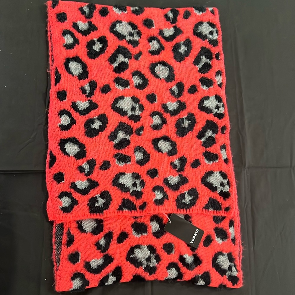 TORRID PINK LEOPARD BLANKET SCARF: NWT